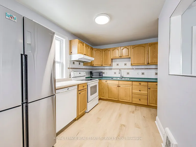 75 Elma St — Photo 9