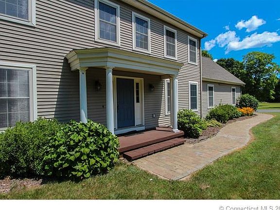 2nd image of 2 Laurelwood Pond Ln