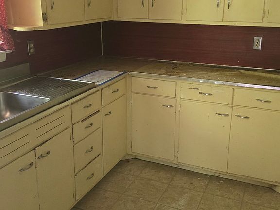 2nd image of 26 Fernwood Drive