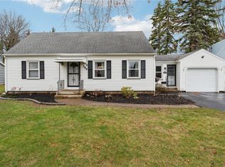355 Lake Meadow Dr, Rochester, NY 14612