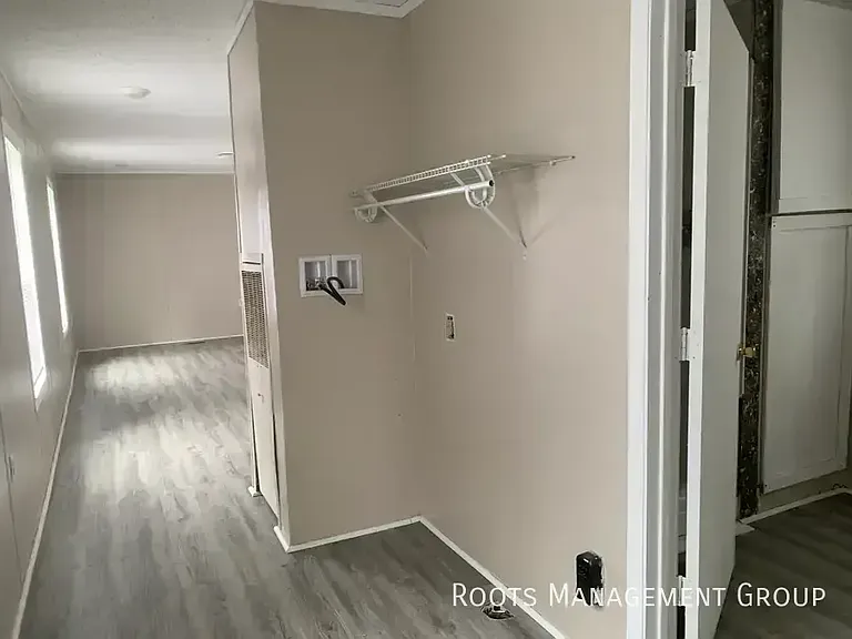 8725 Wabash Ave #105 — Photo 14