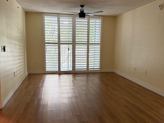 2nd image of 511 SW 111th Ln #111