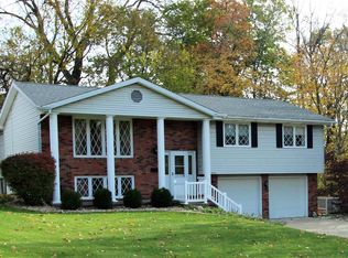 6434 N Brookwood Ln, Peoria, IL 61614