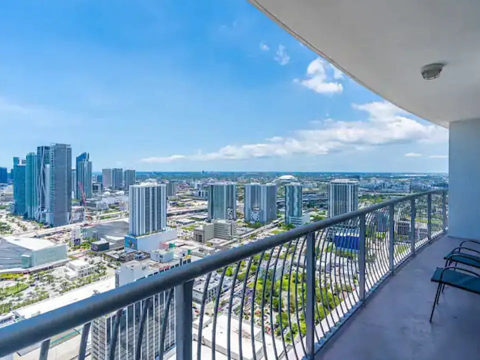 1750 N Bayshore Dr #5310
