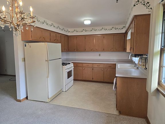 4th image of 4126 Crosby St