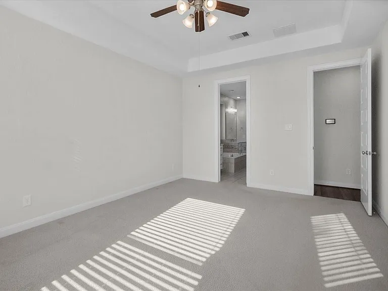 13814 Russell Ct — Photo 24