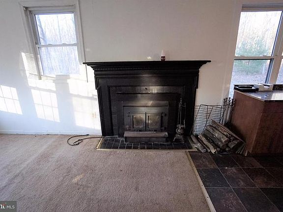 5th image of 1092 Johnnycake Ln