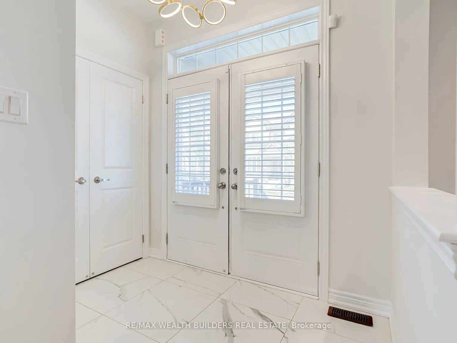 6 bed, $4,000 — Photo 3