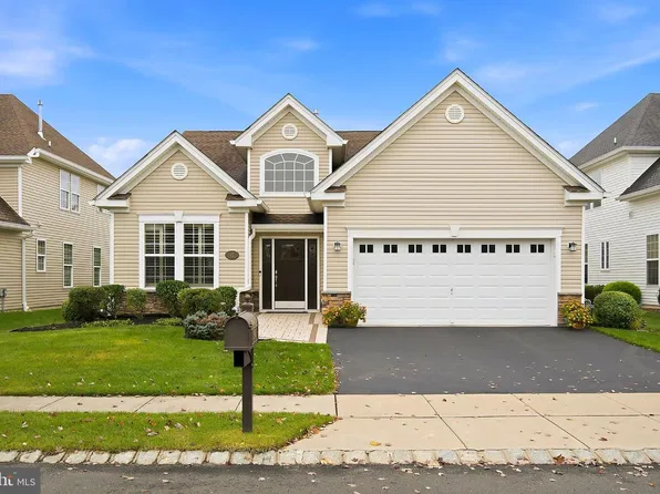 42 Twilight Dr, Barnegat, NJ 08005