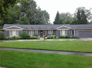 20 Bridle Path, Williamsville, NY 14221