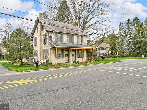 3rd image of 854 Centerville Rd