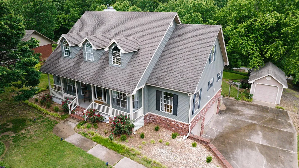 Building Photo - 1704 Granada Dr