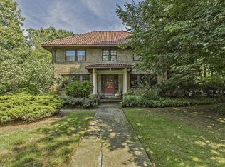2733 Wicklow Rd, Shaker Heights, OH 44120