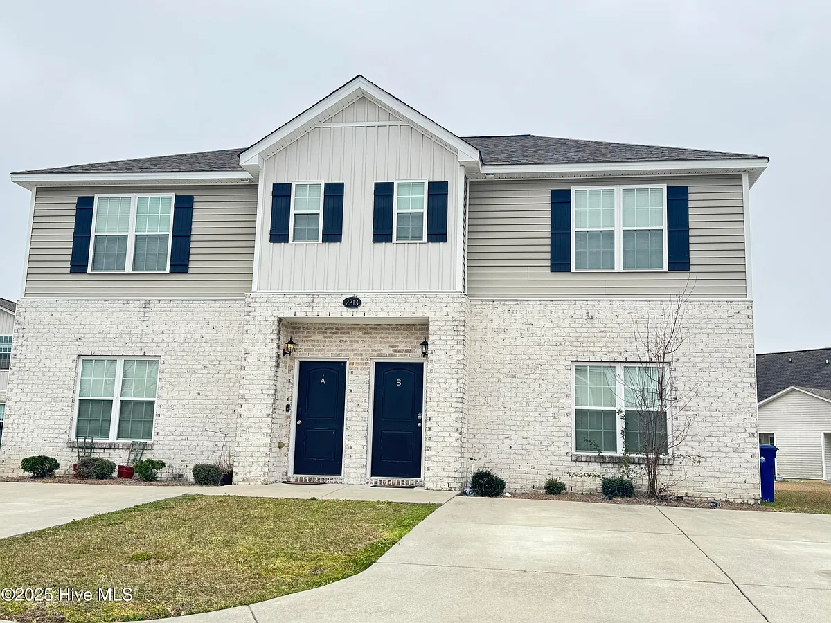 Building Photo - 2213 Chavis Dr #B