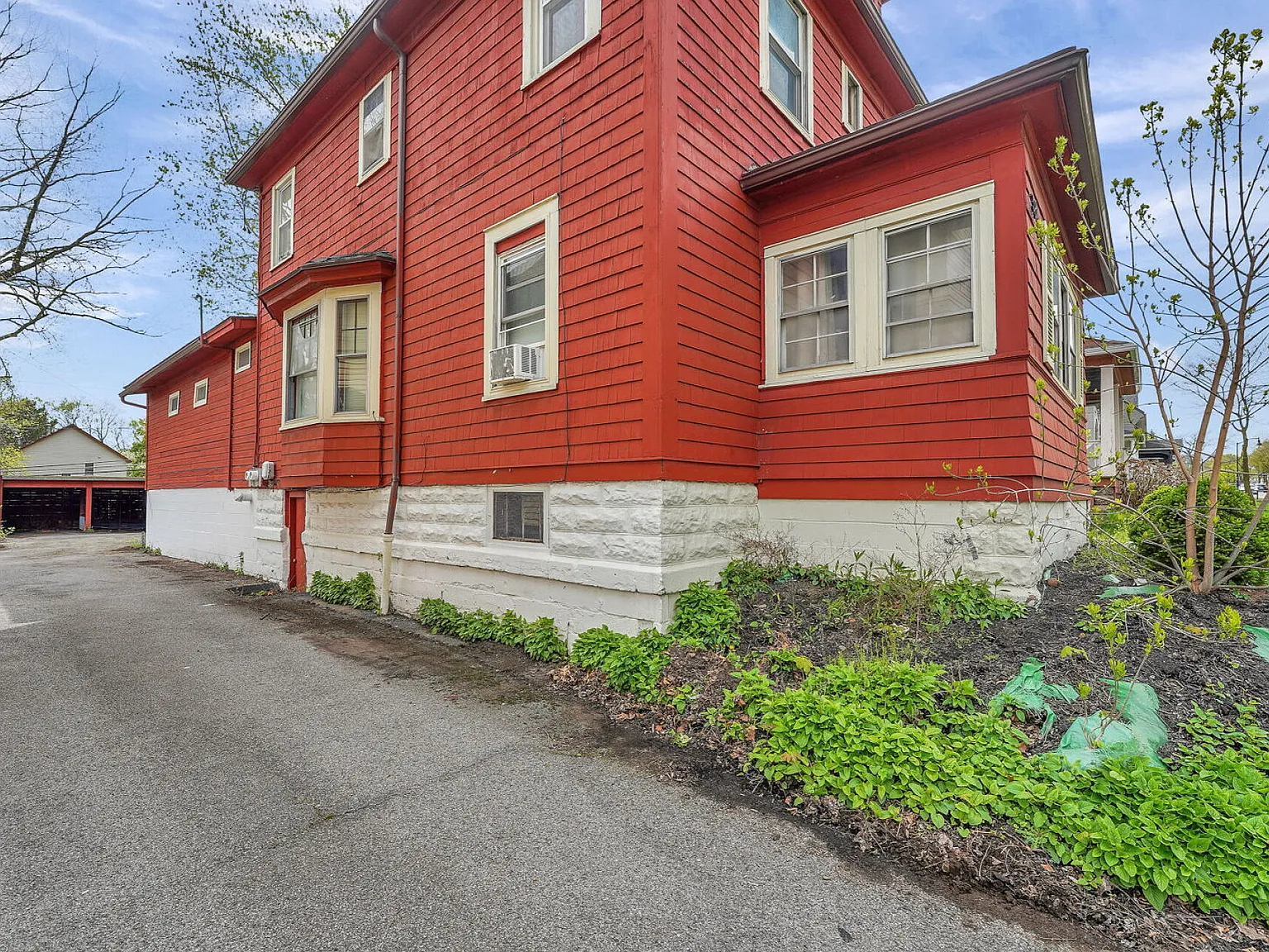 Ridgeway Ave, Rochester — Photo 2