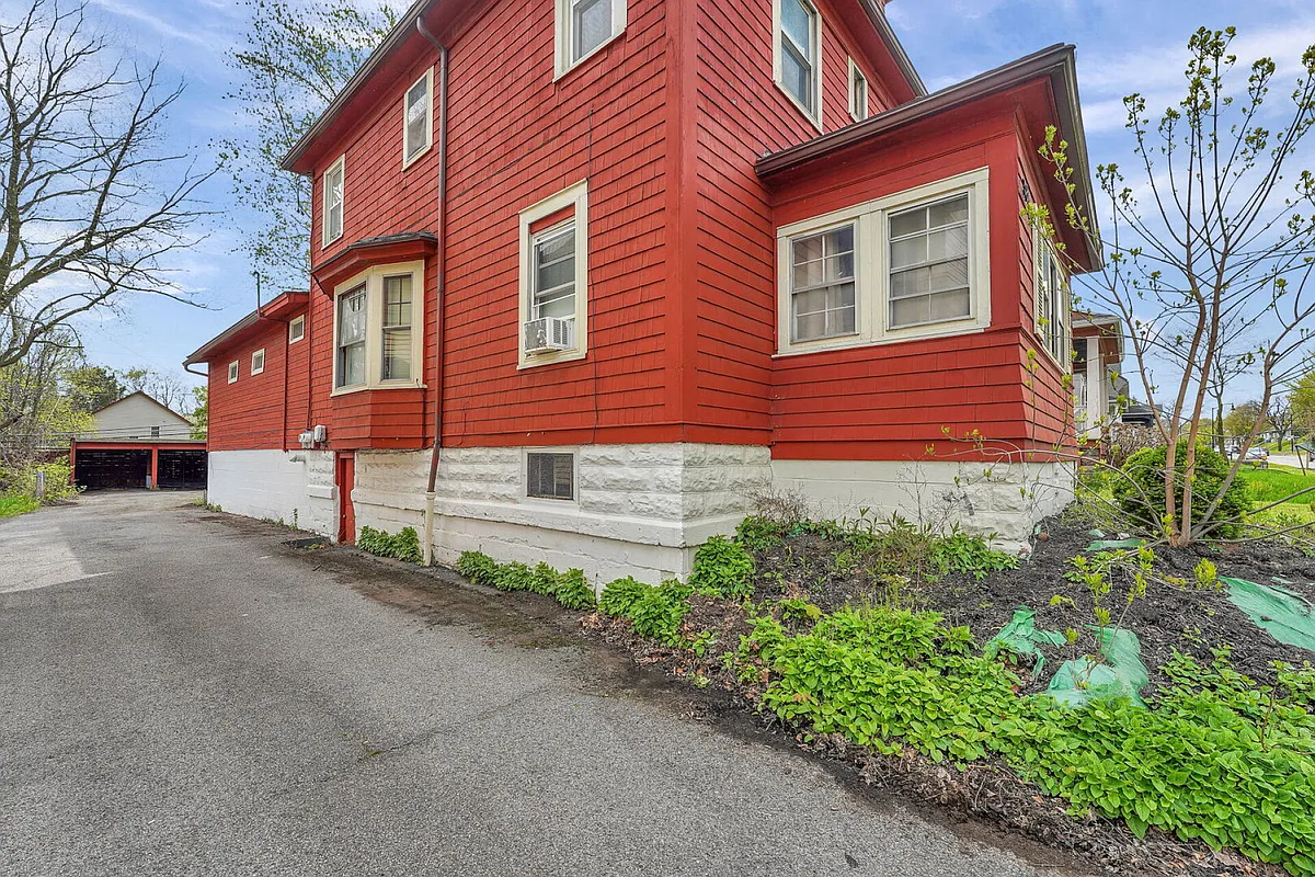 Building Photo - Ridgeway Ave