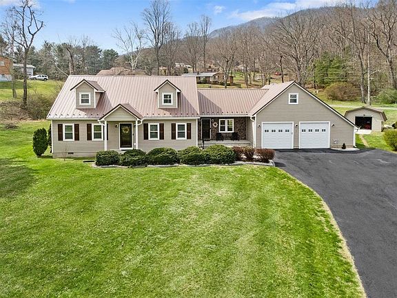 3rd image of 184 Farley Cir