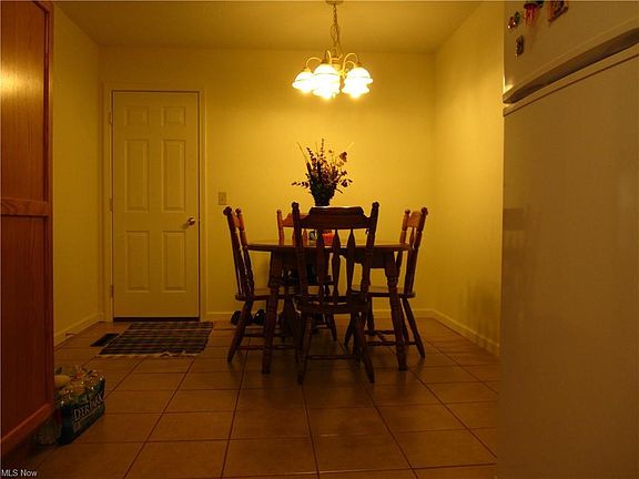 5th image of 3630 Hiwood Ave