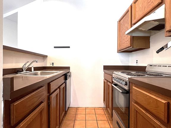 5th image of 1009 N 4th St Fl 1