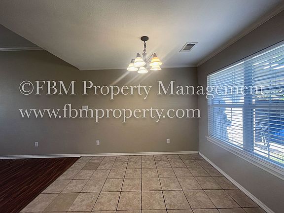 4th image of 1901 W Jamestown Dr APT B