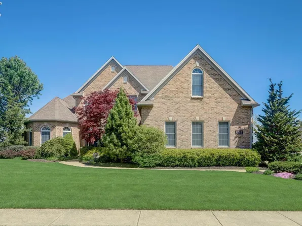 1023 Eagle Ridge Dr, Huron, OH 44839
