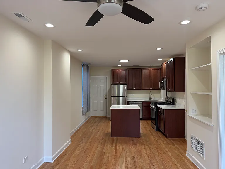 1627 W Superior St #3 — Photo 1