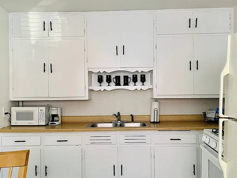 627 S Harlan Ave #B — Photo 16