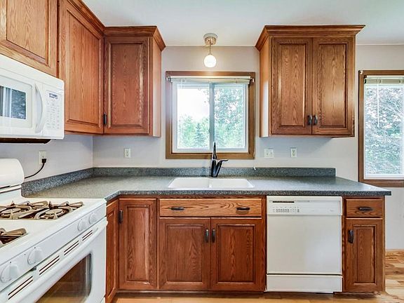 5th image of 797 Dresden Dr