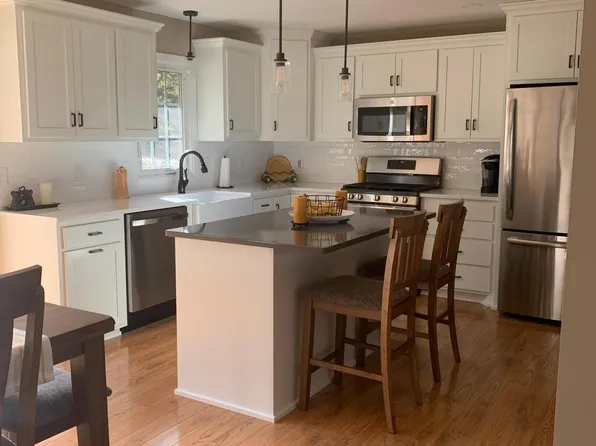 4511 Jackson Trl NE, Prior Lake, MN 55372