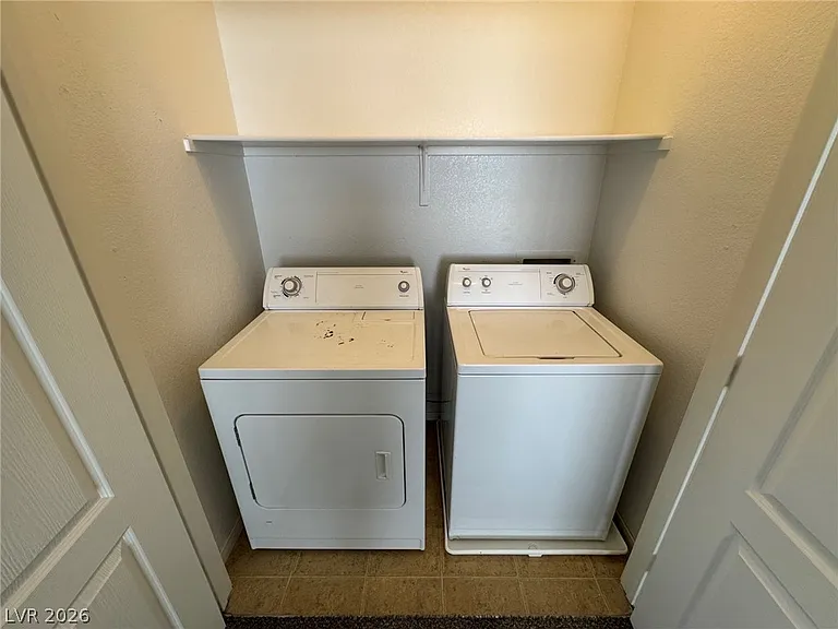 6012 Traviata Ave — Photo 16