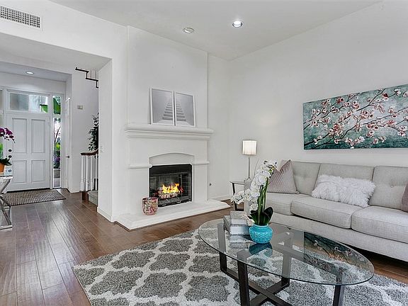 5th image of 3143 Hamburg Sq