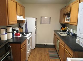 2622 N 1st St APT 1, Dekalb, IL 60115