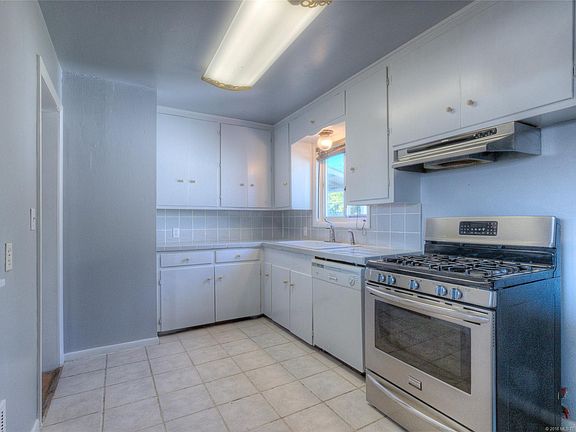 2nd image of 4952 S Lawton Ave