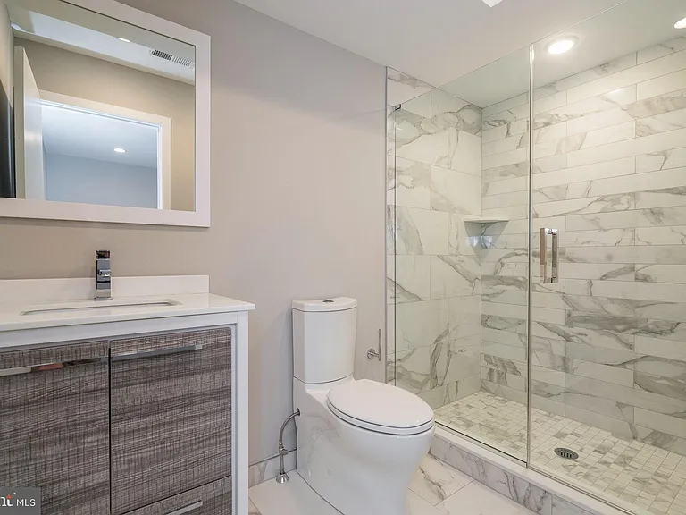 1432 Clymer St #3 — Photo 18