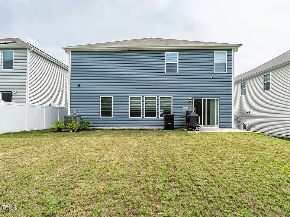 1st image of 633 Embrun Run