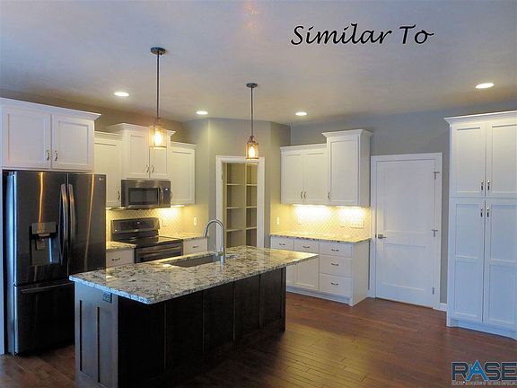 3rd image of 8606 E Palametto St