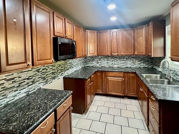 4th image of 3603 Walnut Ave