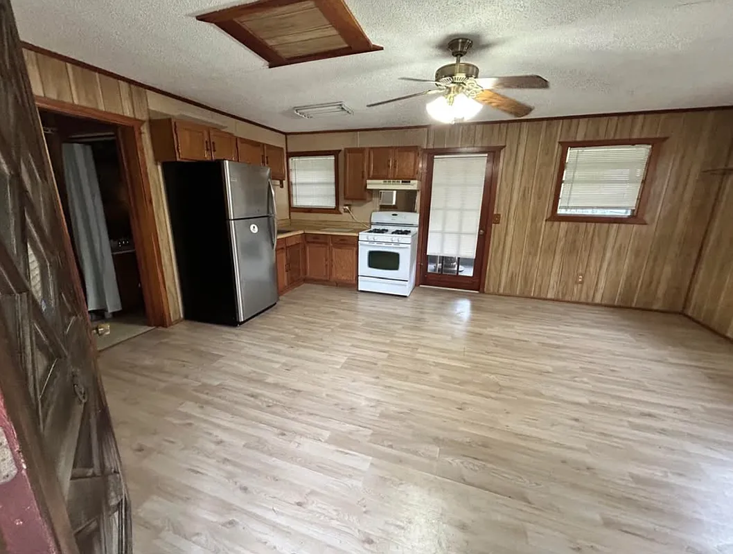 1 bed, 1.0 bath, 550 sqft, $1,025 — Photo 1