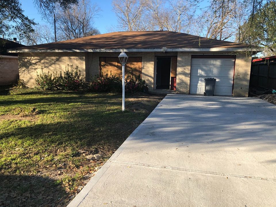 1st image of 11106 Holly Hill Ln