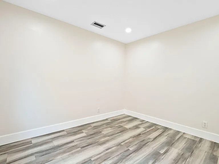 4498 Dogwood Cir — Photo 19