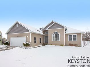 841 Scottview Dr NE, Comstock Park, MI 49321