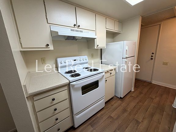 3rd image of 1027 Fulton Ave #154