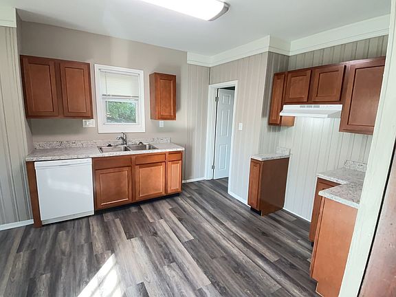 5th image of 106 E Maplewood Ave