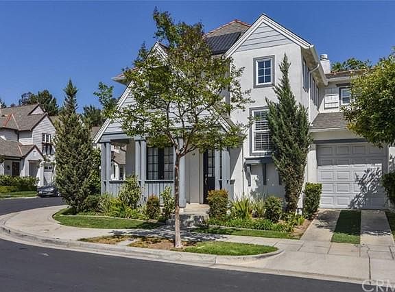 3rd image of 68 Essex Ln