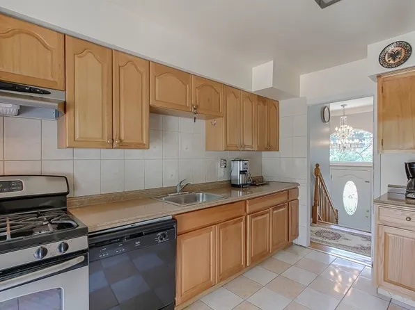 517 Poplar Ave, Pompton Lakes, NJ 07442