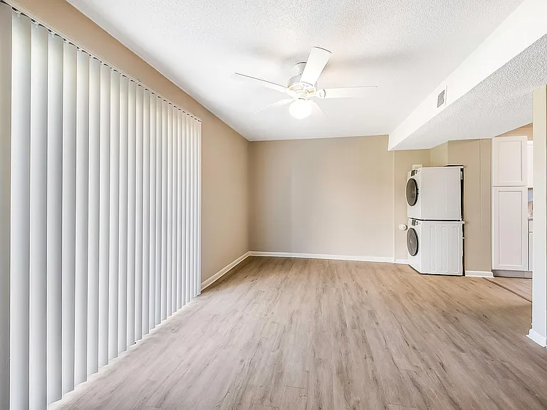 Pine Ridge Apartments — Photo 7
