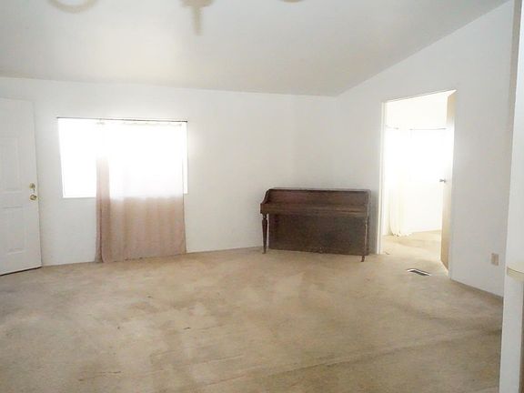 4th image of 541 Colonial Park Drive