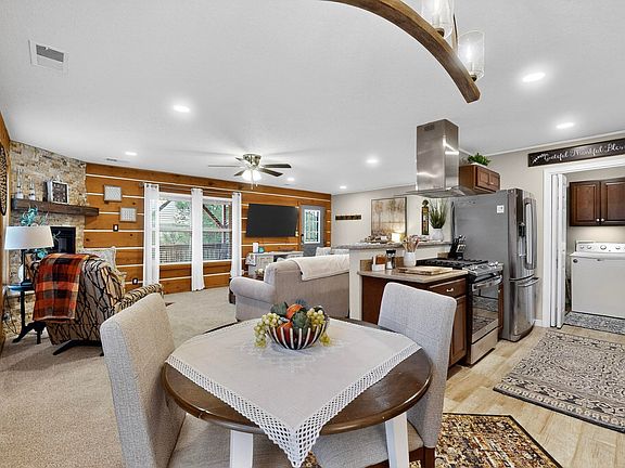 3rd image of 1691 Ponderosa Dr