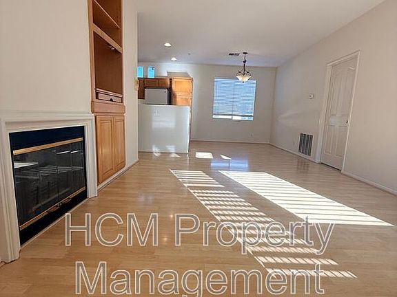 4th image of 2352 Sunningdale Dr