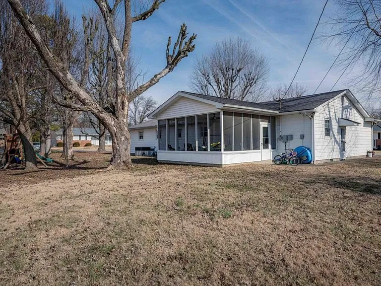 302 Lingale Ave — Photo 21